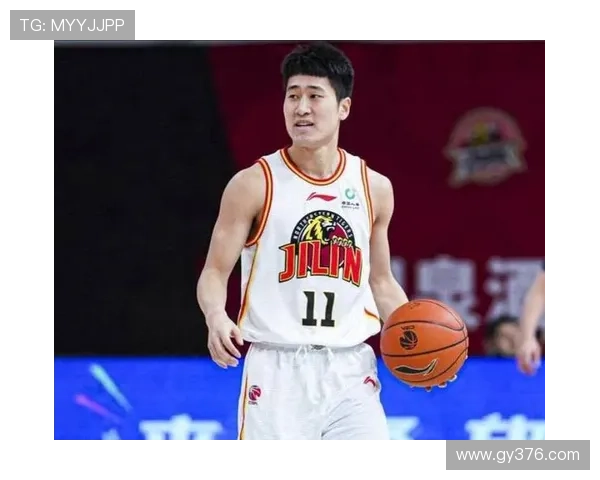 [CBA]姜伟泽持球突破 中距离跳投稳稳命中.